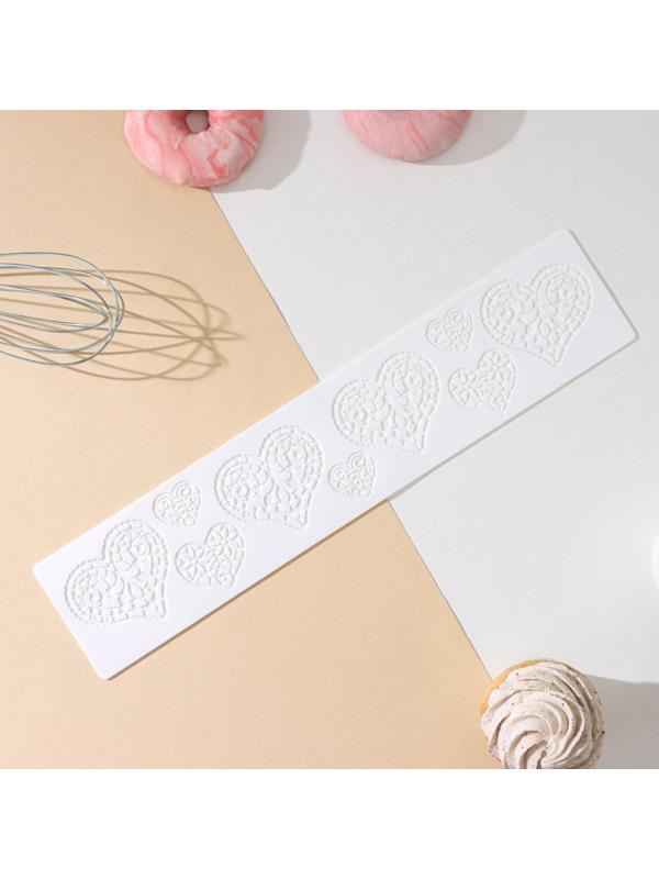 Силиконовый коврик для айсинга Доляна «Сердца», 37,5×8×0,1 см, цвет розовый