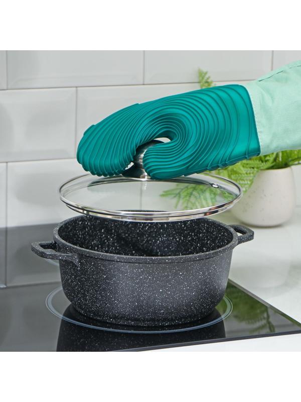 Рукавица для горячего с манжетой Доляна «Профи» 34×17,5×2см, цвет зелёный