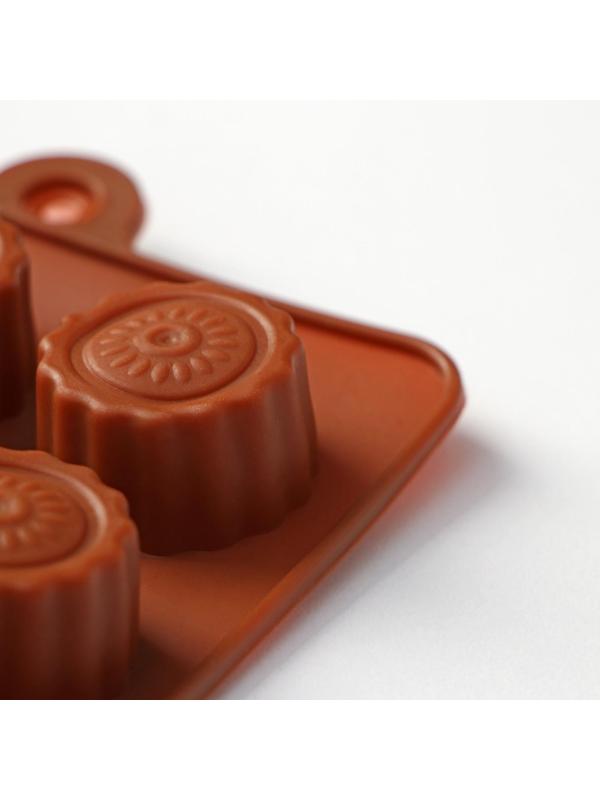 Форма силиконовая для льда и кондитерских украшений Доляна «Конди», 20×11×1,5см (2,5×2,5×1,5 см), 15 ячеек, цвет коричневый