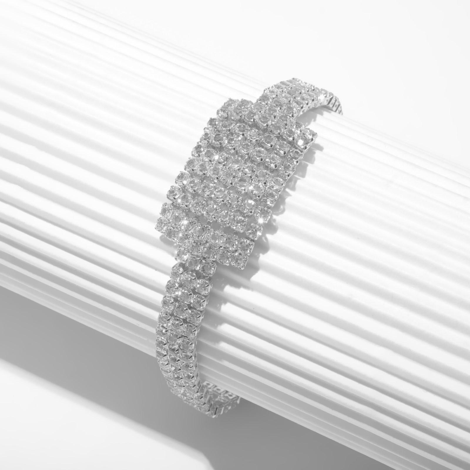 Браслет со стразами 