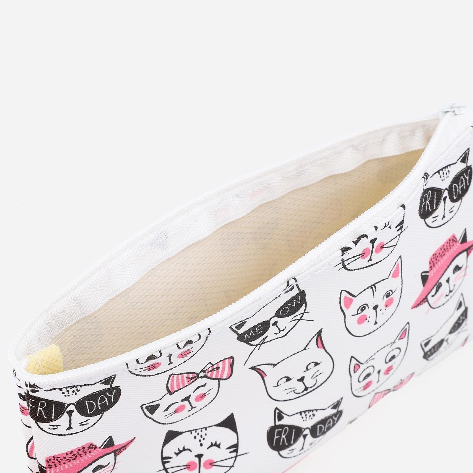 Косметичка на молнии, цвет белый