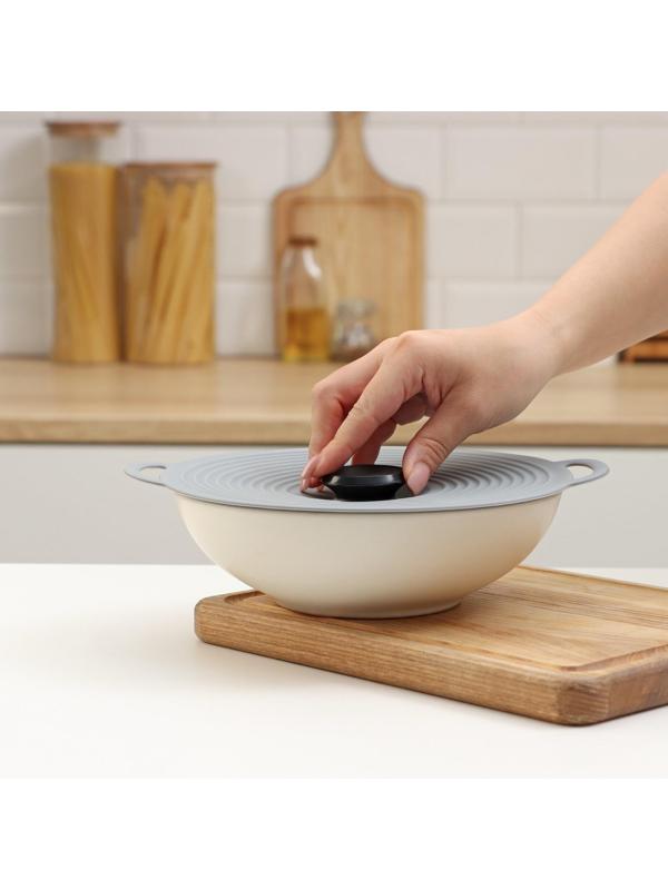 Силиконовая универсальная крышка Доляна, d=20 см, цвет серый