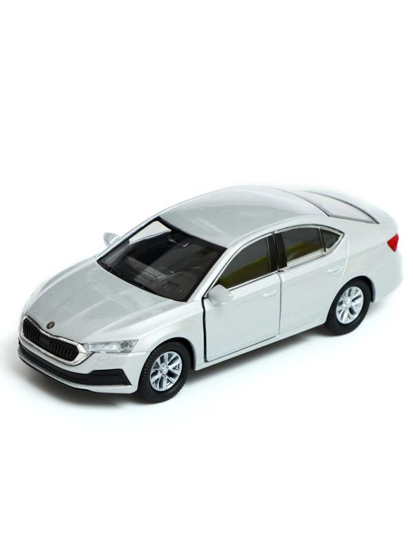 Модель машины Skoda Octavia IV, масштаб 1:38, МИКС
