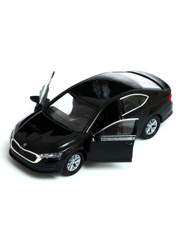 Модель машины Skoda Octavia IV, масштаб 1:38, МИКС