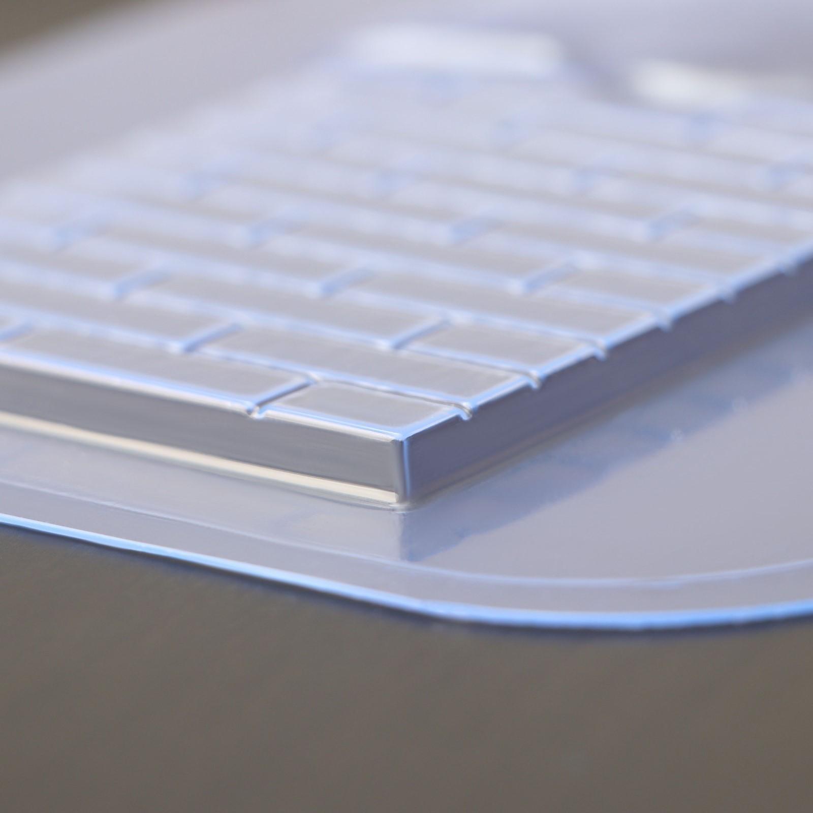 Форма для шоколада и конфет «Санта на трубе», размеры изделия 170×83×10 мм, цвет прозрачный