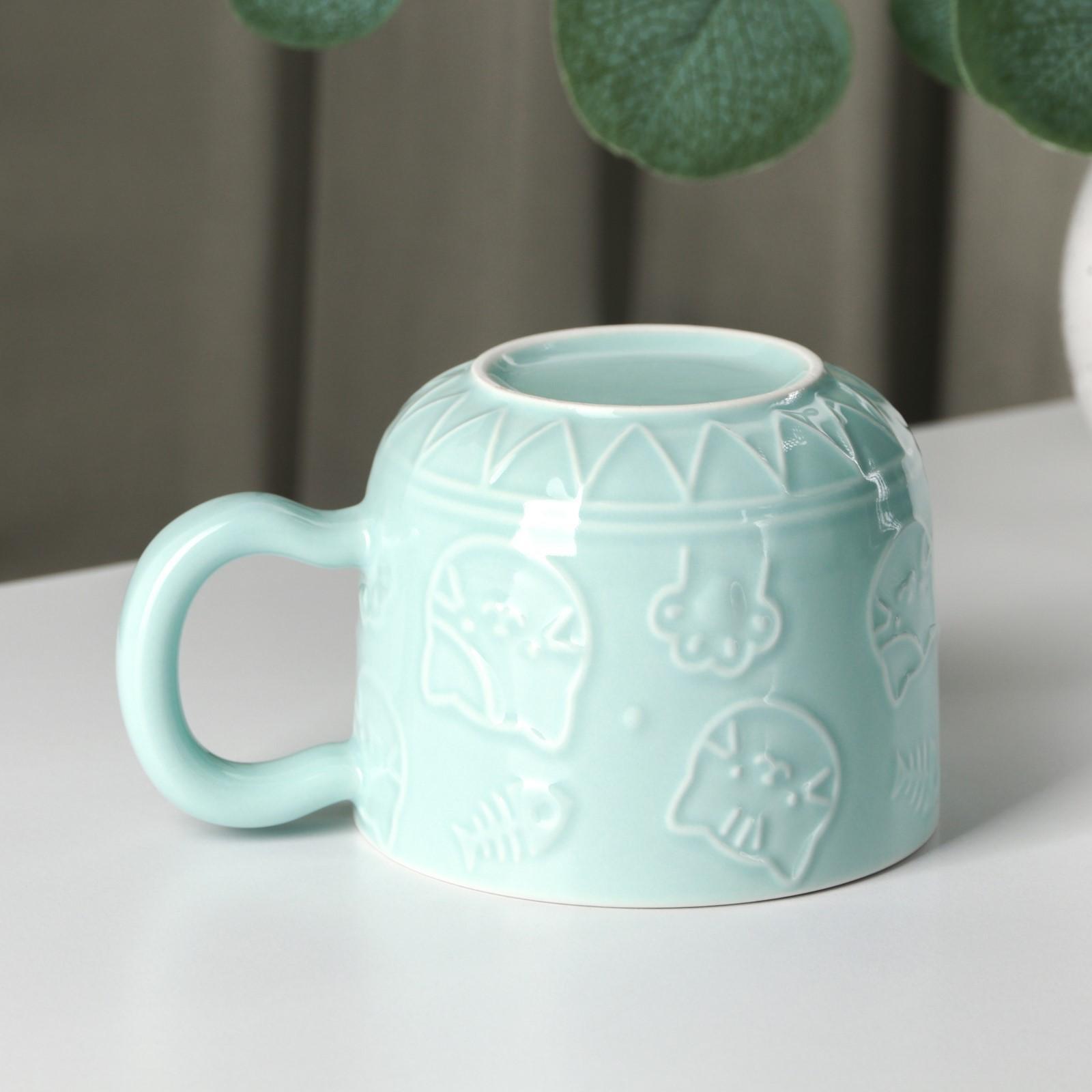 Кружка фарфоровая «Улыбающийся кот», 450 мл, цвет голубой