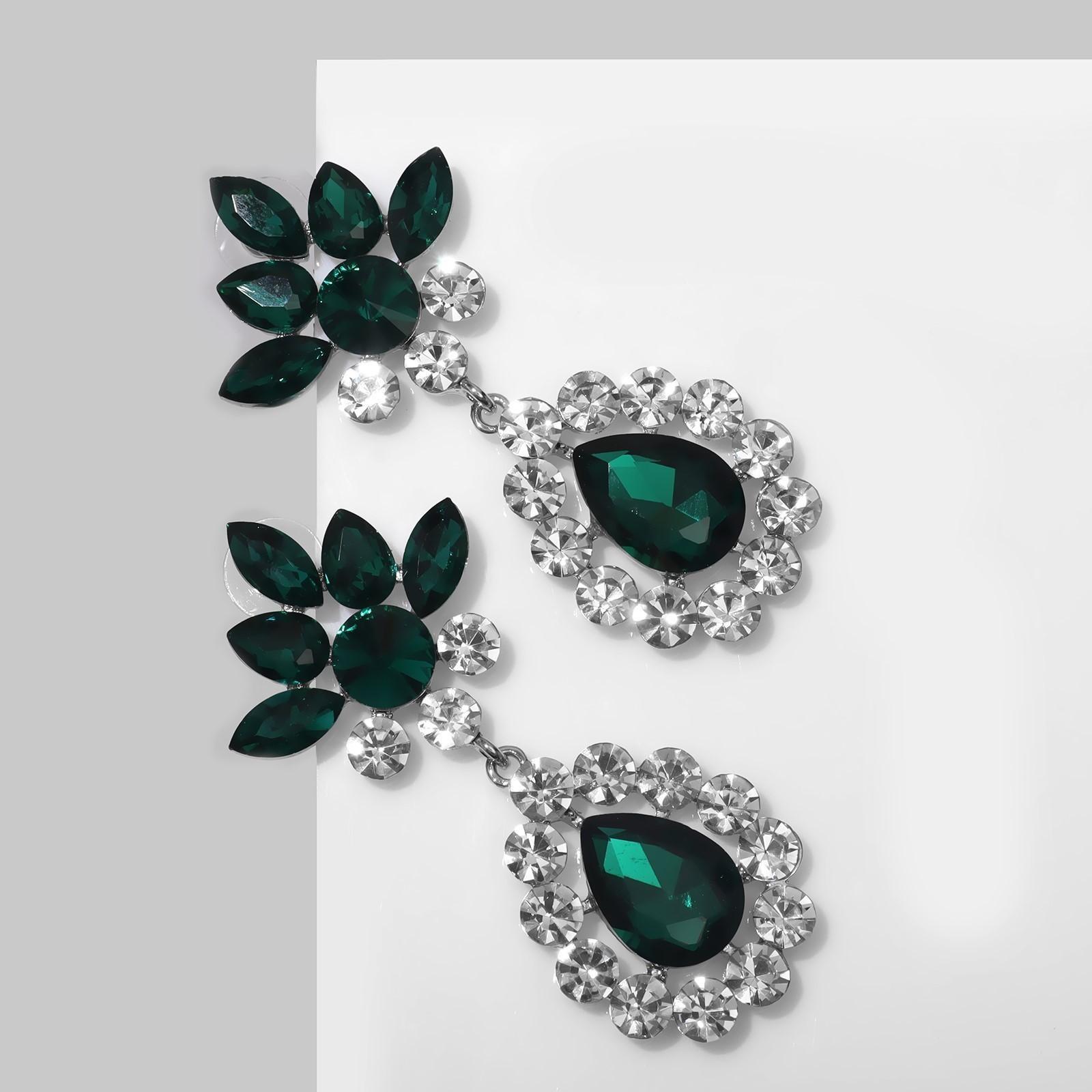 Серьги со стразами 