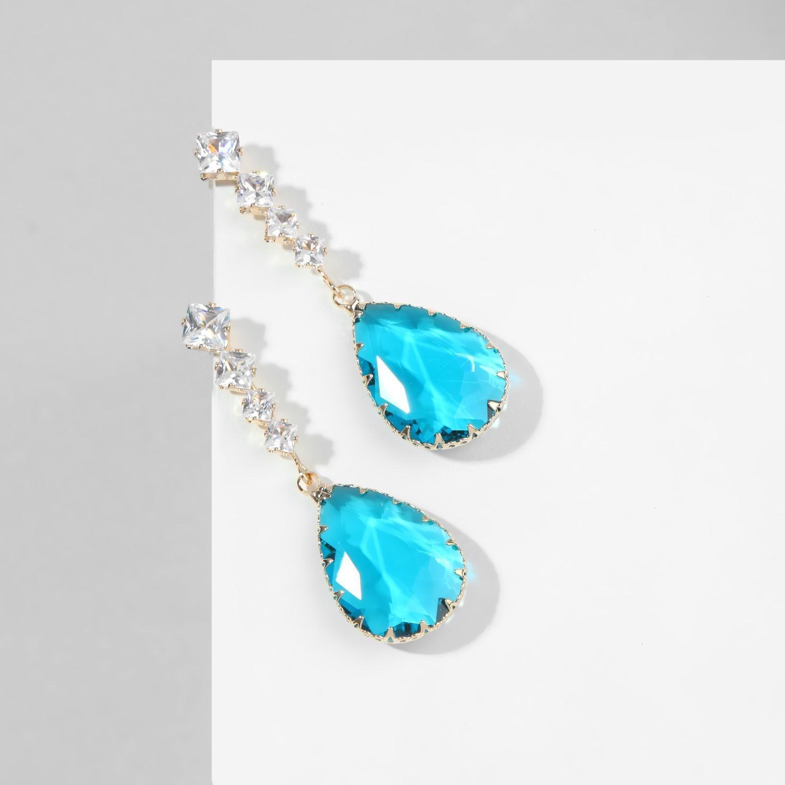 Серьги со стразами 