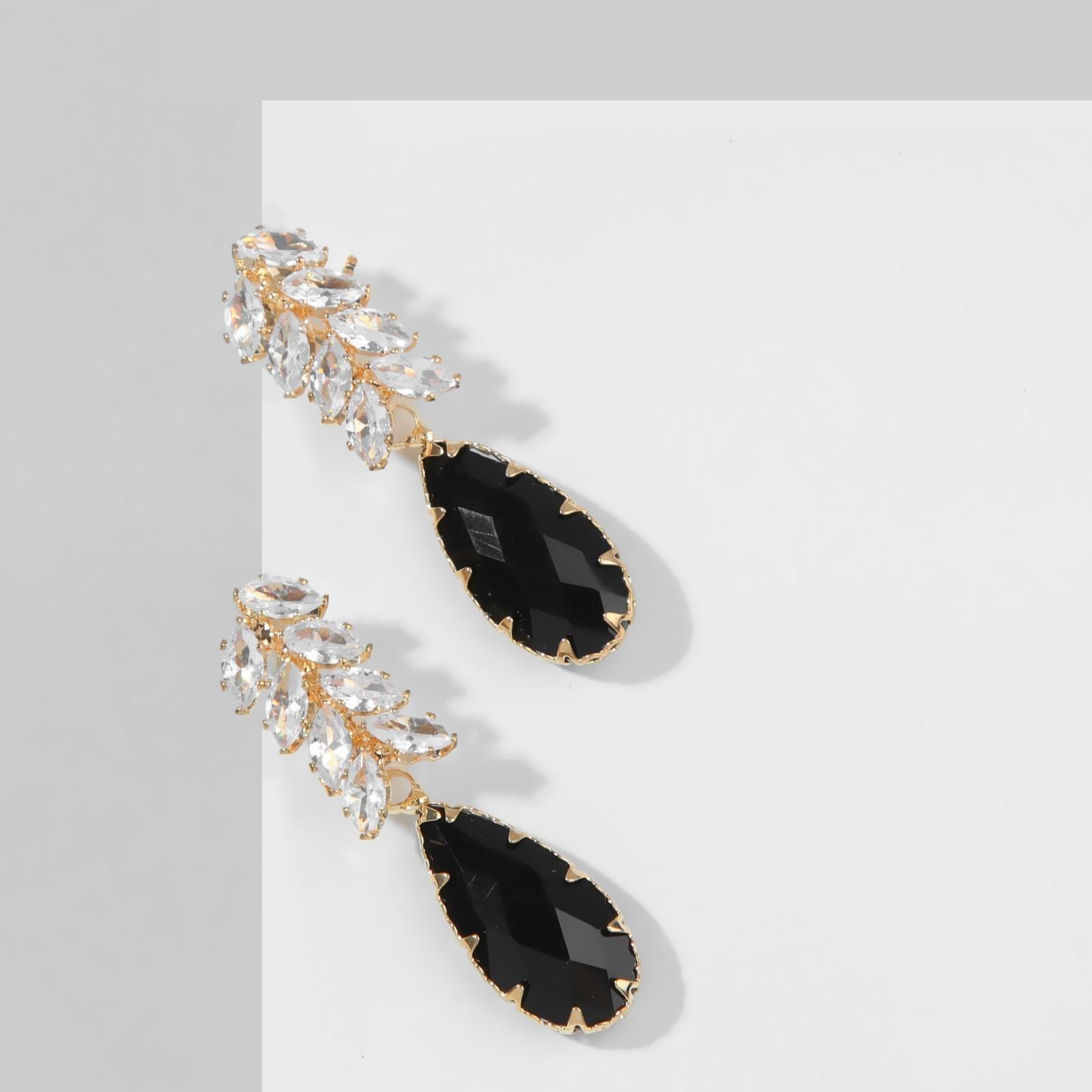 Серьги со стразами 