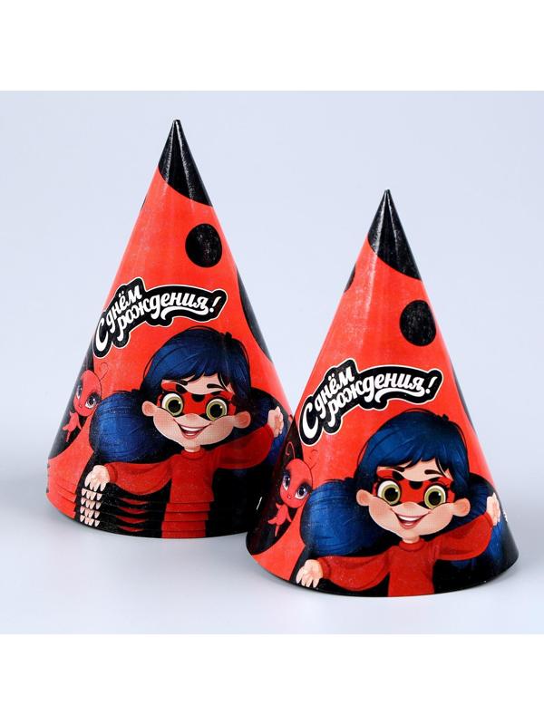 Набор бумажной посуды «С днём рождения» красный: 6 тарелок, 1 гирлянда, 6 стаканов, 6 колпаков