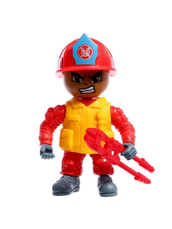 Фигурка «Пожарный», МИКС