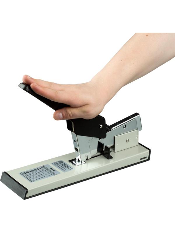 Степлер мощный Economy до 210 листов,№23/6-23/23, цвет черный