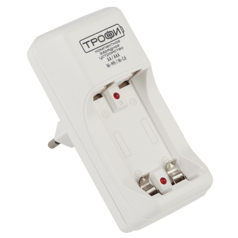 Зарядное устройство Трофи TR-920 2 слота AA/AAA 6/24/768 C0031275