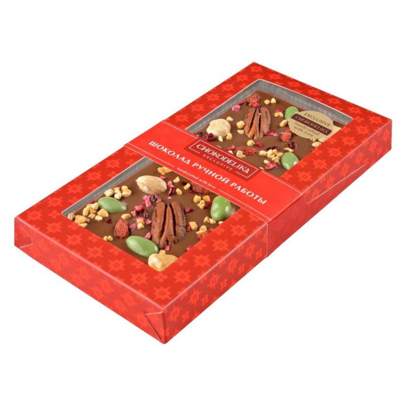 Шоколад молочный с украшением пекан, вишня, фундук