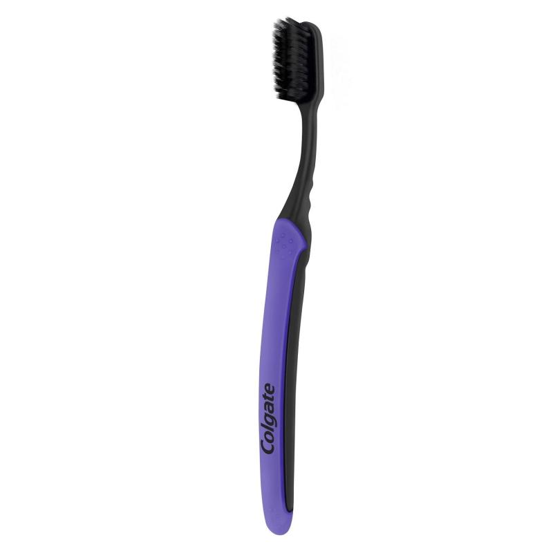 Зубная щетка Colgate Шелк. Нити с углем (черная) 1+1 мягкая