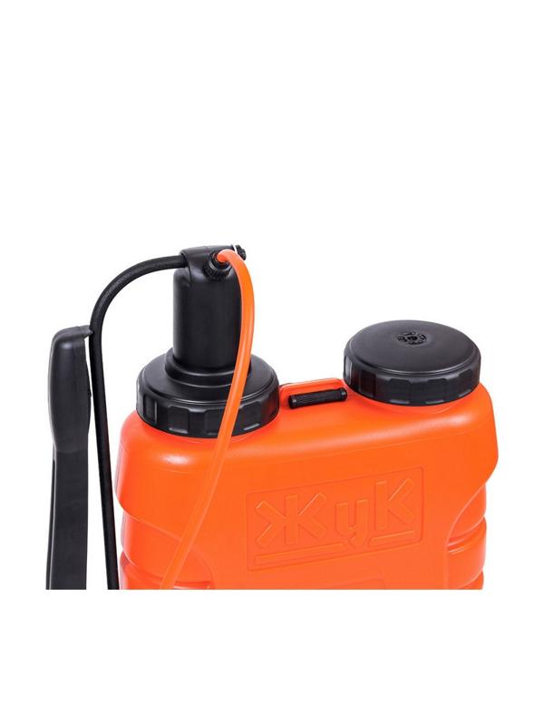 Опрыскиватель ЖУК 112 с брандспойтом и наплечными ремнями,12л (8170)
