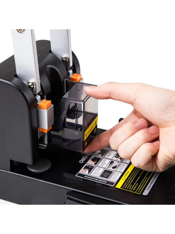 Дырокол мощный Deli E0150 до 150 лис.,с линейкой,сталь,картонная уп.,черный