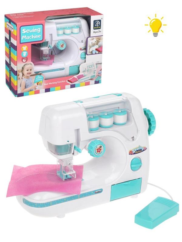 Игр. наб. Бытовая техника, свет, в компл. швейная машинка, нитки 3шт, эл. пит.
ААх3шт не вх. в компл., кор