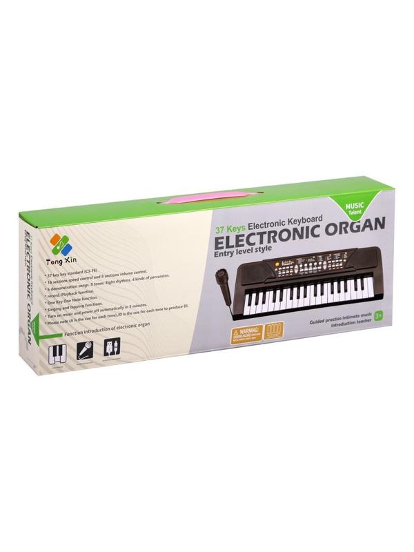 Музыкальный инструмент: Синтезатор, звук, 37 клавиш, микрофон, USB кабель, эл.
пит. ААх4 не вх. в комплект, коробка