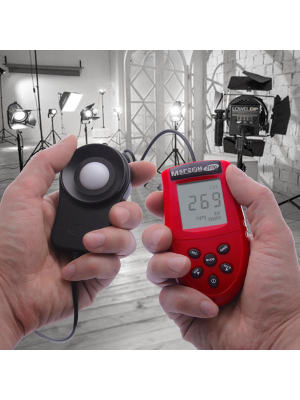 Люксметр измеритель освещенности с функцией записи МЕГЕОН 21170