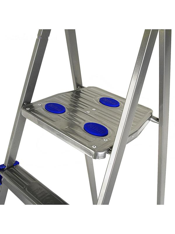 Стремянка Nika СМ8, широкие ступени, высота до рабочей площадки 1720 мм, 8 ступеней