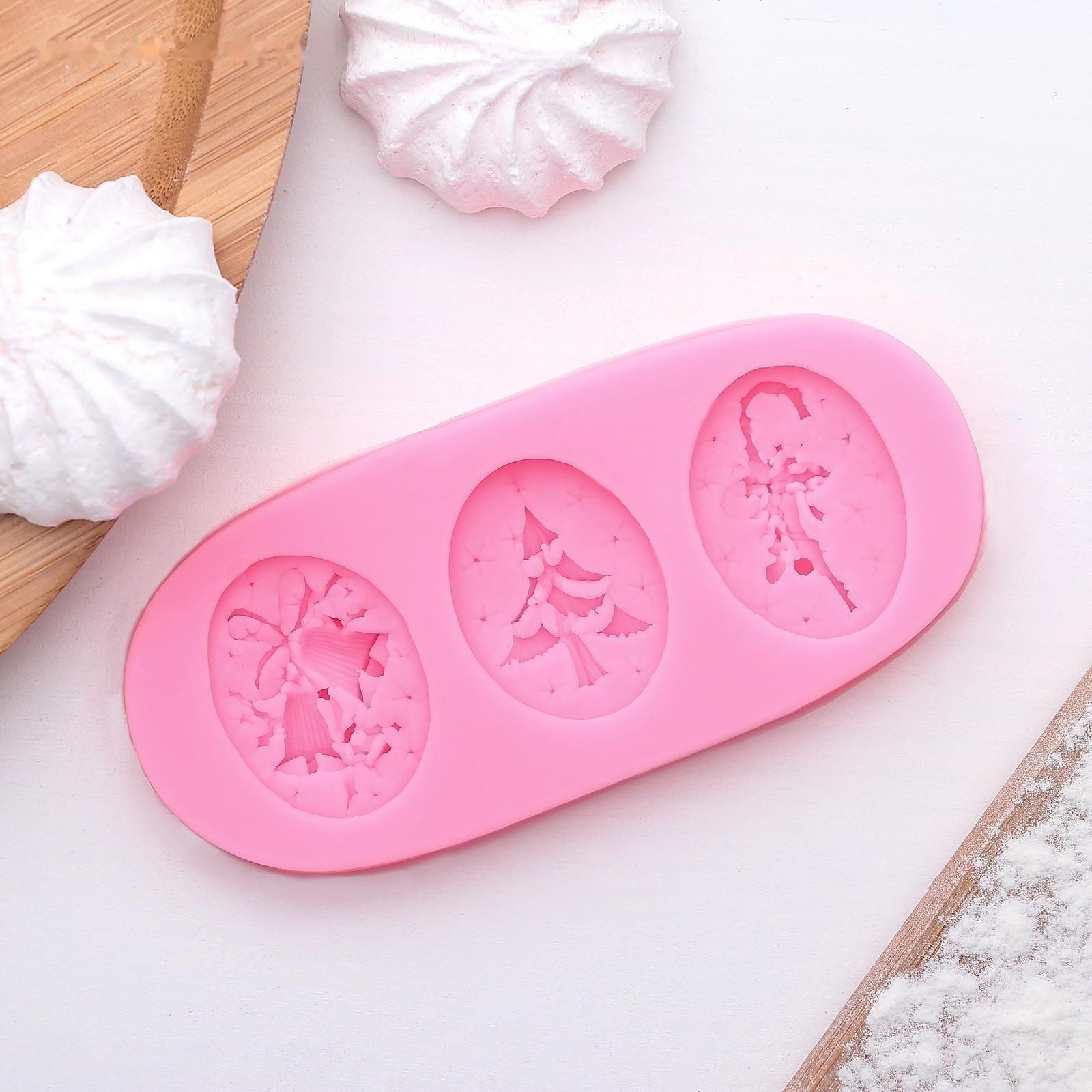 Силиконовый молд «Новогодняя ёлка», 11×4,8 см, цвет розовый