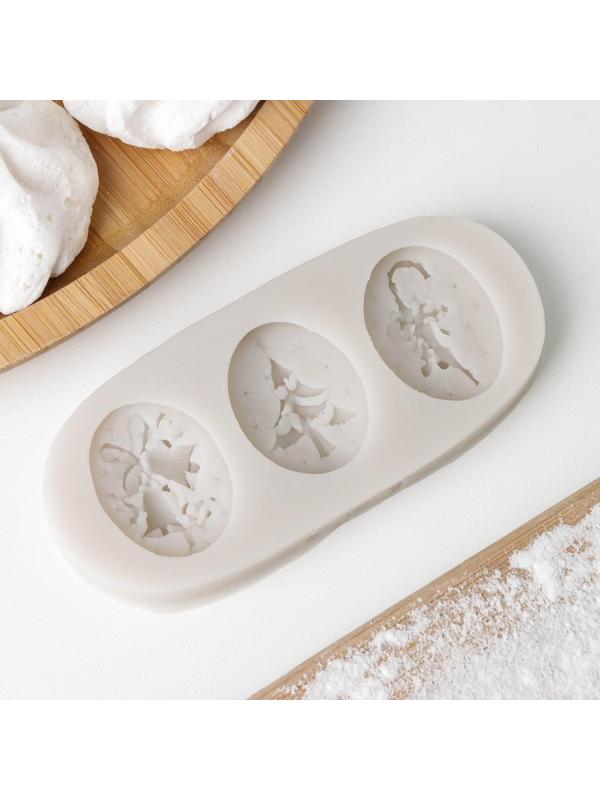 Силиконовый молд «Новогодняя ёлка», 11×4,8 см, цвет розовый