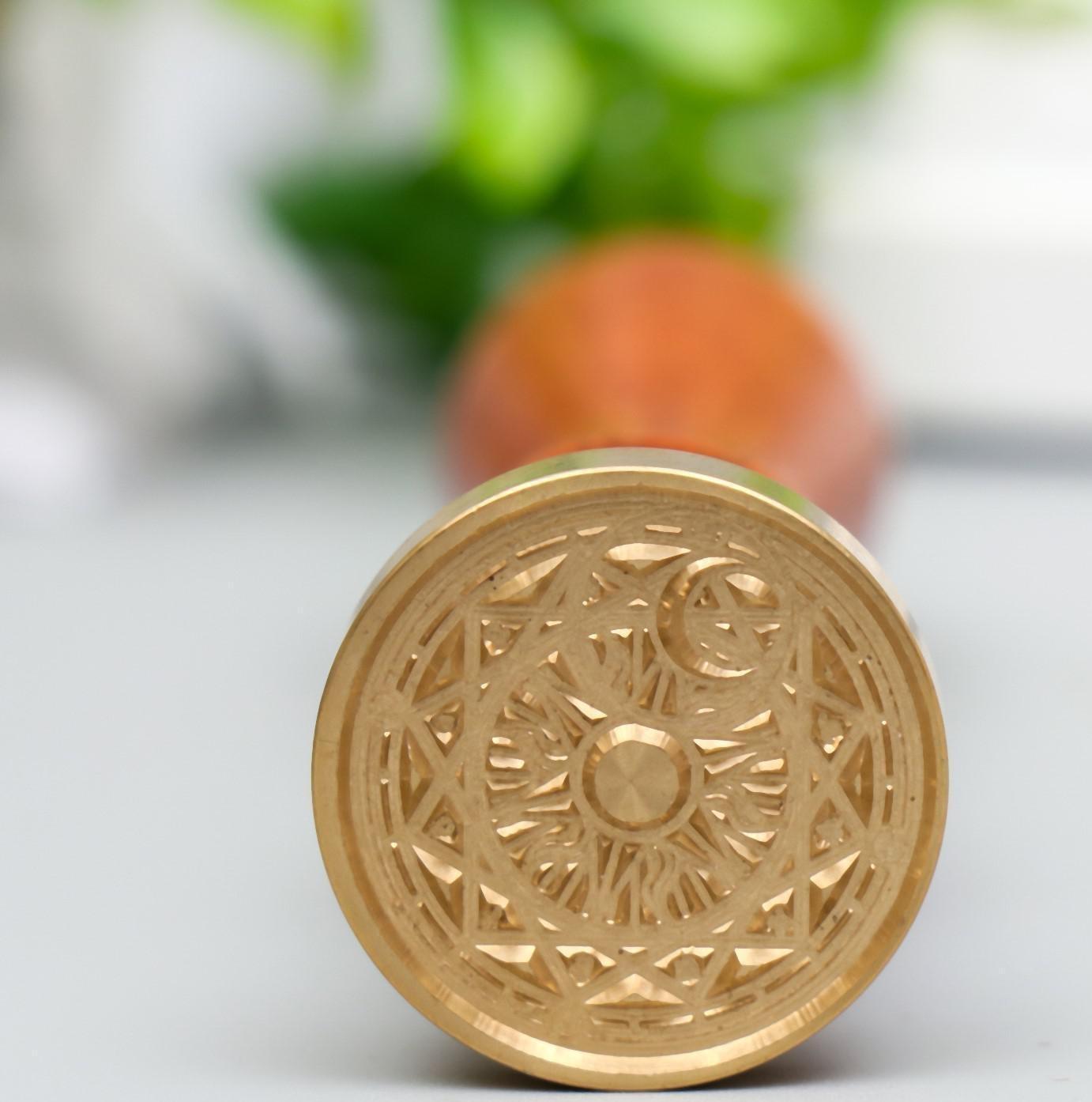 Печать для сургуча с деревянной ручкой 