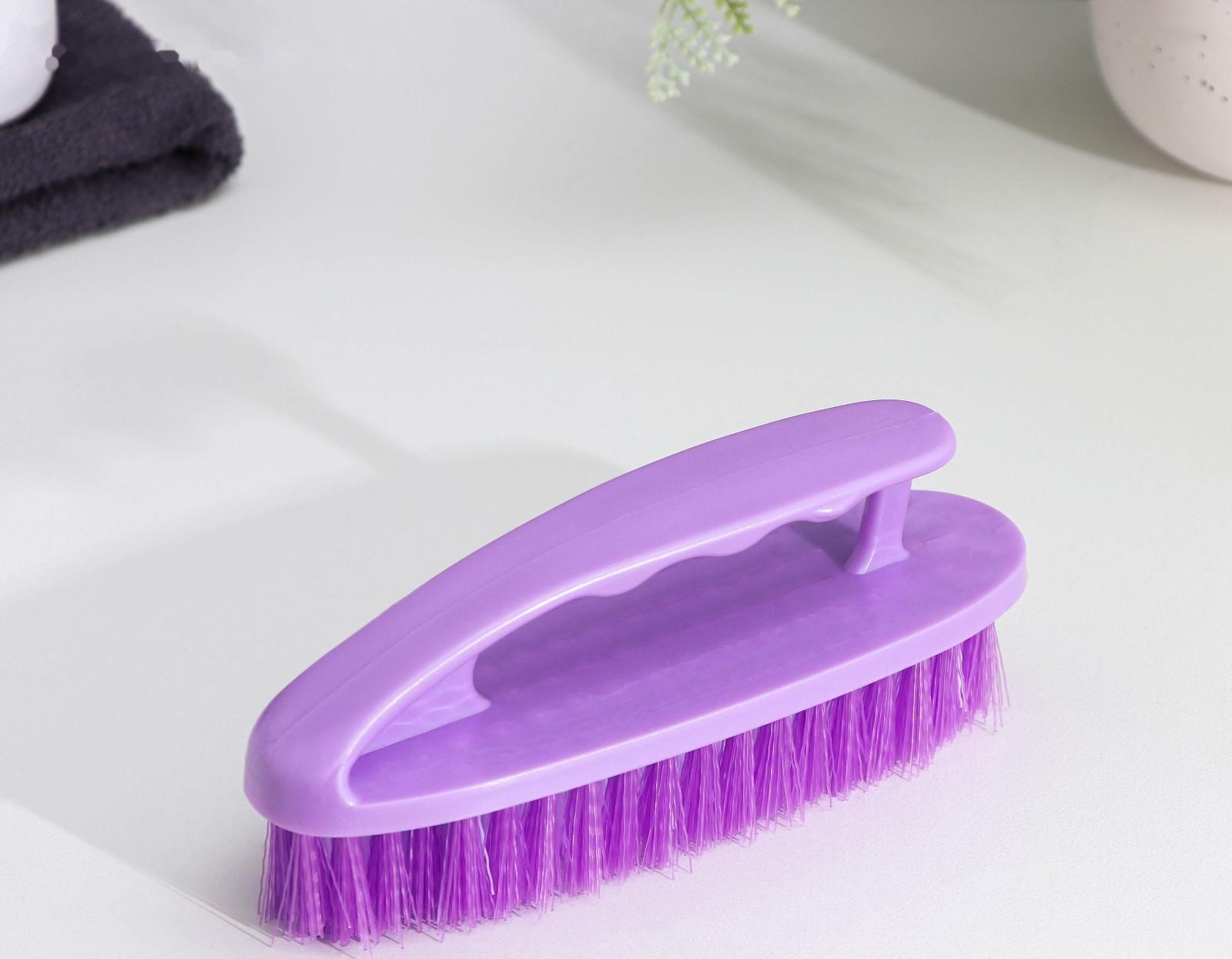 Щётка-утюжок «Дельта», цельная ручка, 16×5×6,5 см, цвет МИКС