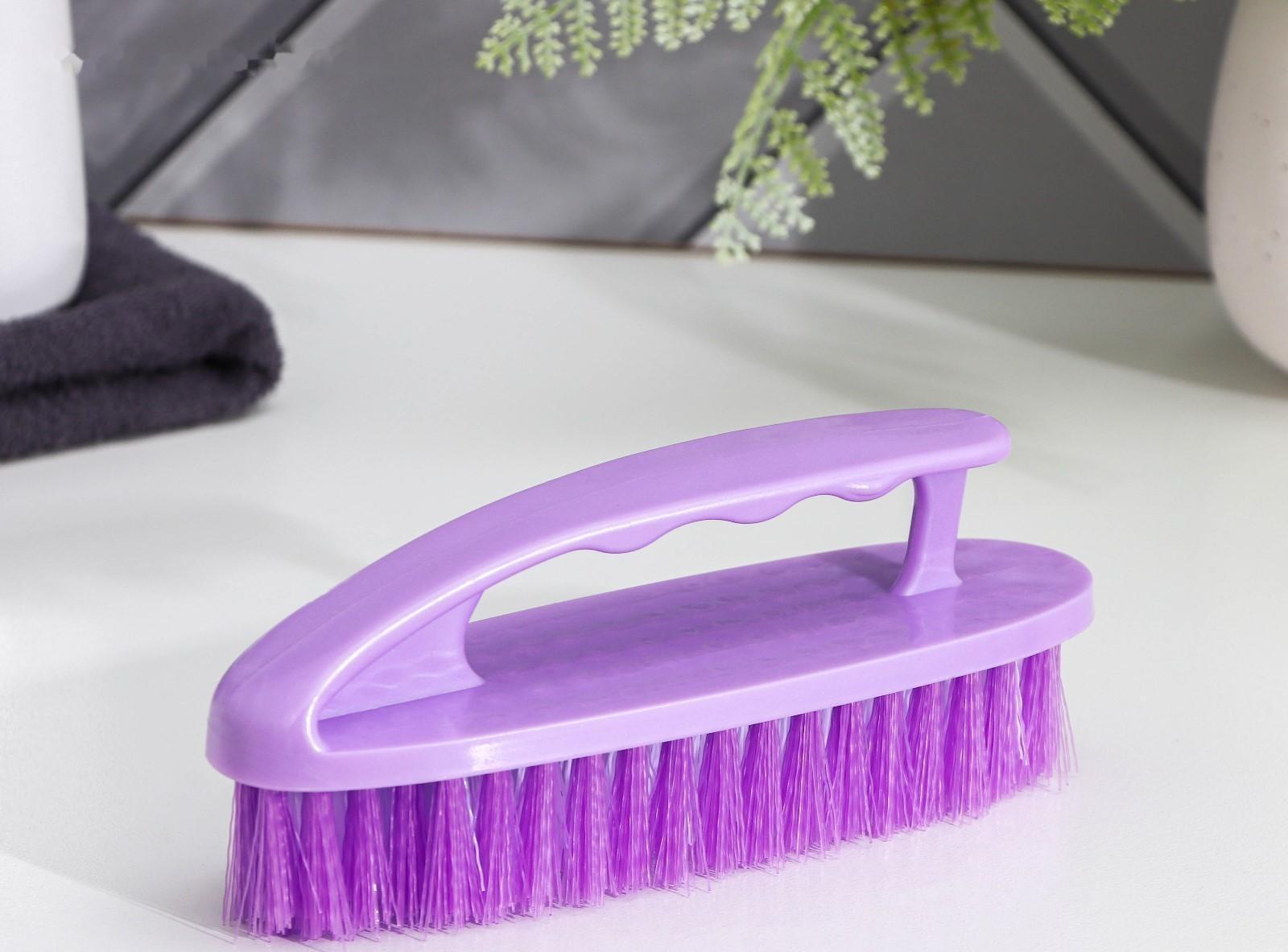 Щётка-утюжок «Дельта», цельная ручка, 16×5×6,5 см, цвет МИКС