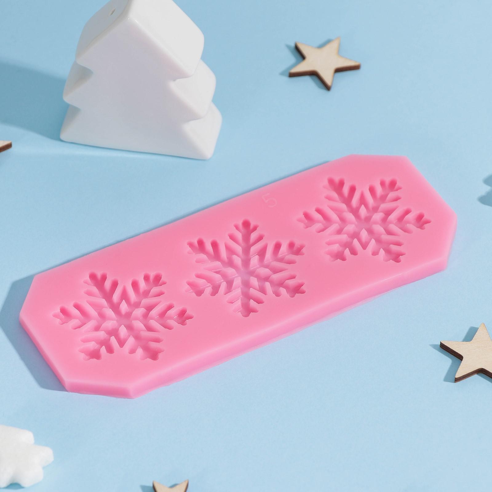 Силиконовый молд «Снежинки», 17,5×6,8×0,5 см, цвет розовый