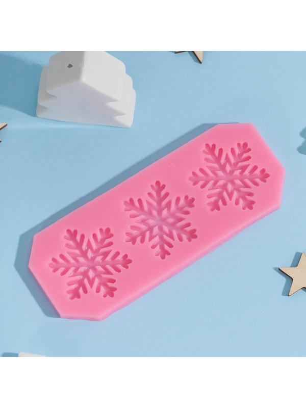 Силиконовый молд «Снежинки», 17,5×6,8×0,5 см, цвет розовый