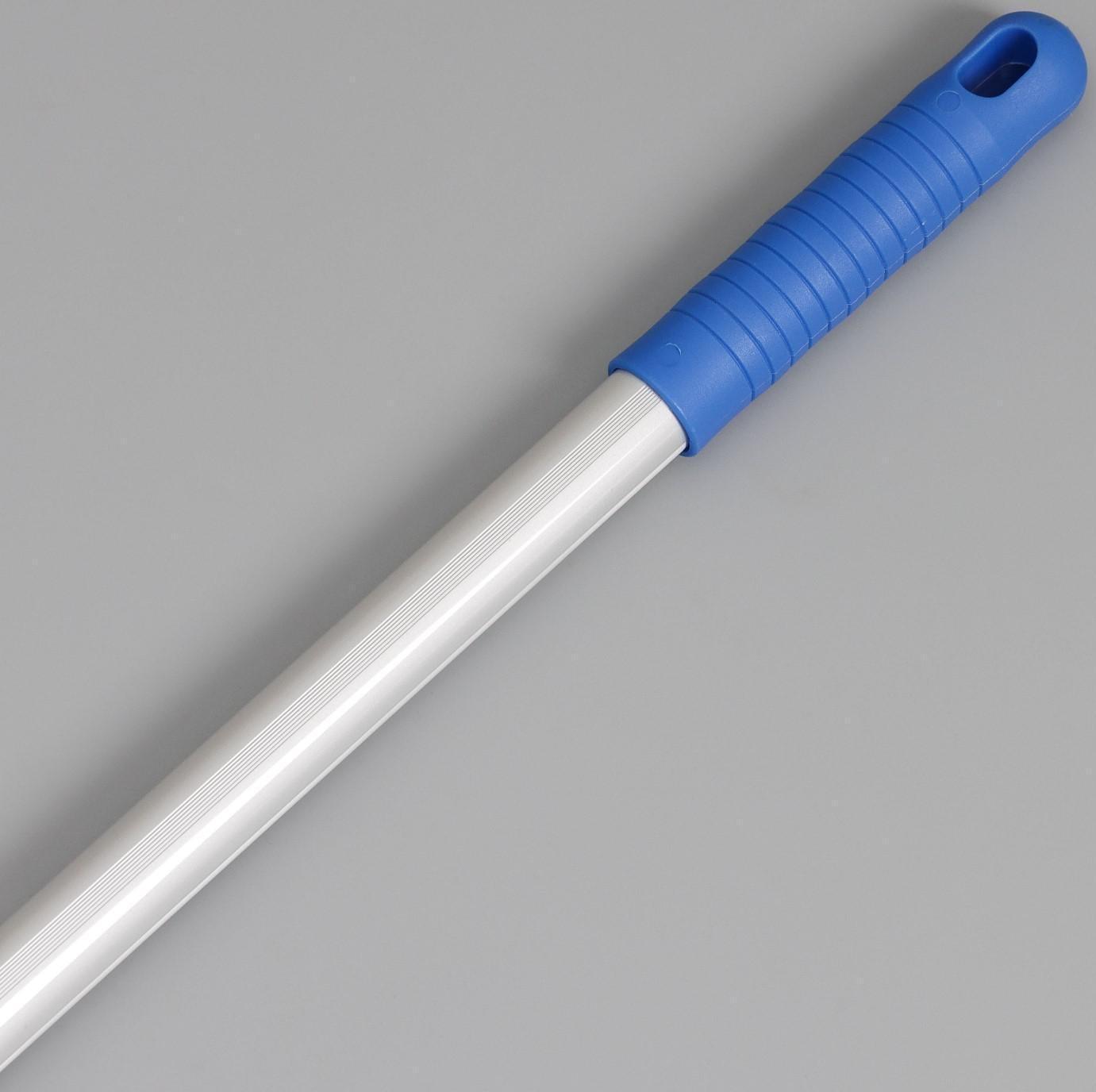 Рукоятка алюминиевая, 122 см, d=2,1 см, с отверстием под клипсу