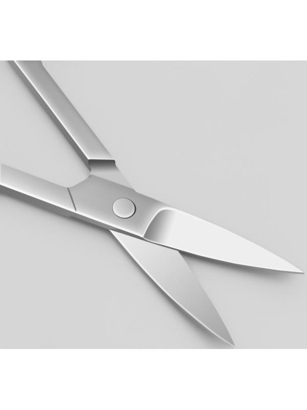 Ножницы маникюрные «Premium», загнутые, широкие, 9 см, на блистере, цвет серебристый