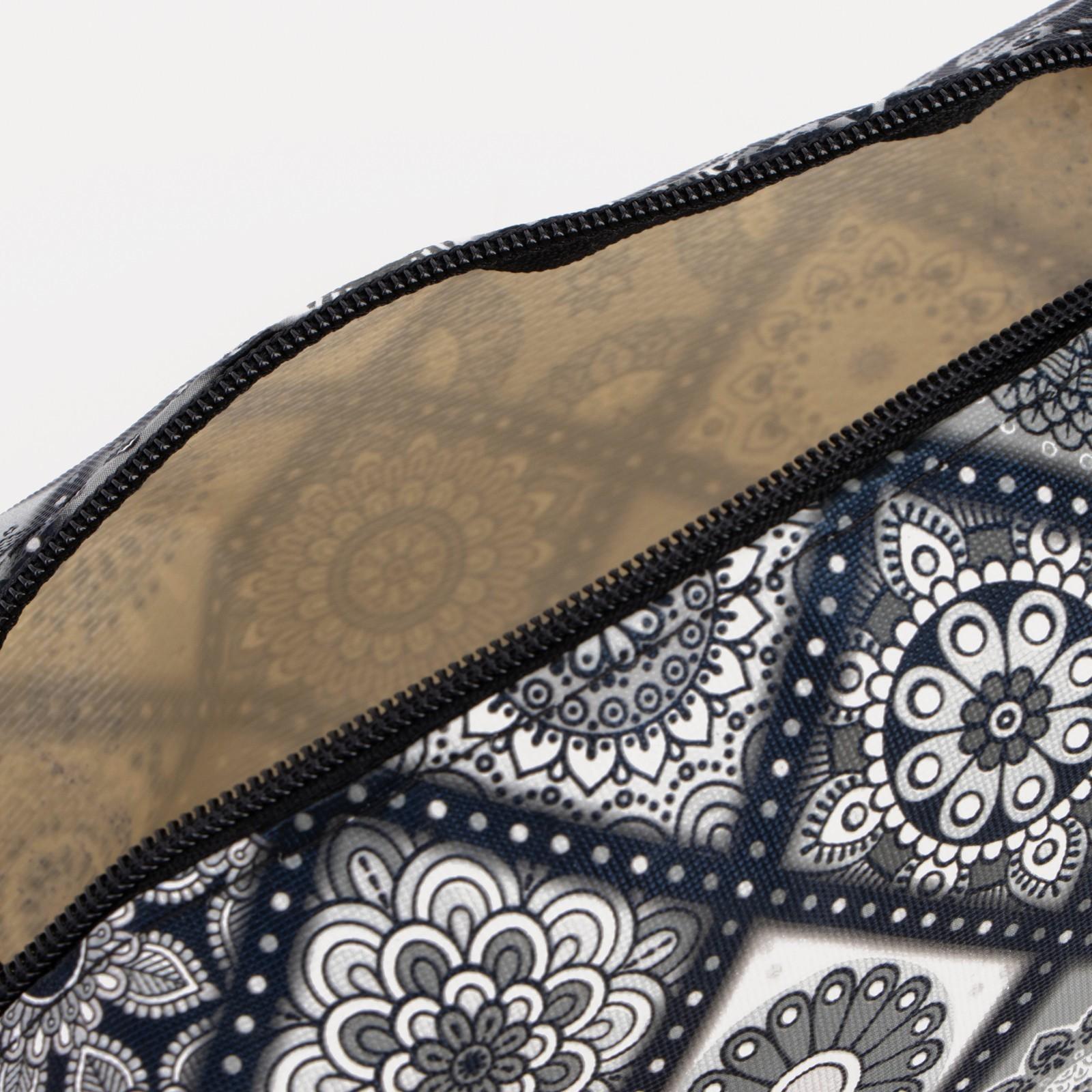 Косметичка на молнии, цвет серый