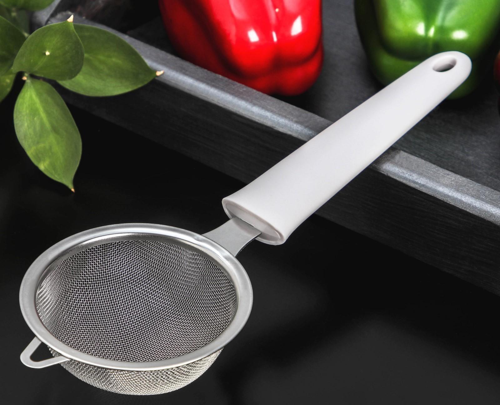 Сито с ручкой Доляна «Сливки», d=9 см, цвет белый