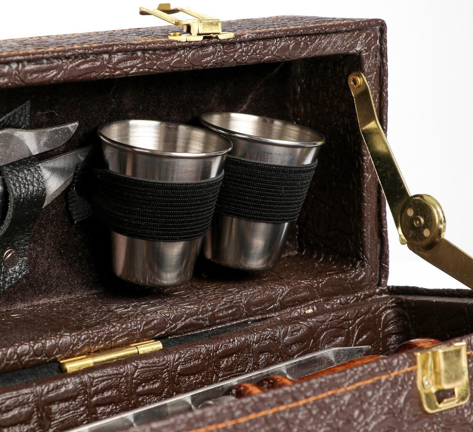 Набор шампуров в коробке из эко-кожи 