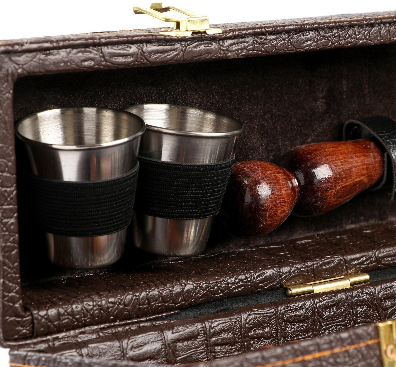 Набор шампуров в коробке из эко-кожи 