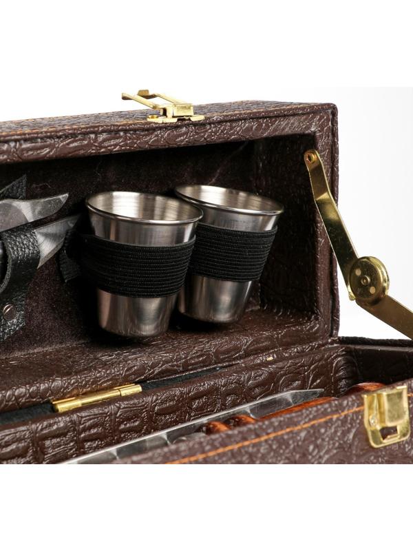 Набор шампуров в коробке из эко-кожи 