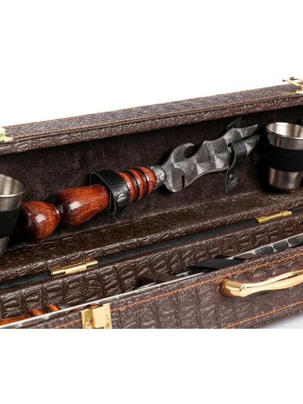 Набор шампуров в коробке из эко-кожи 