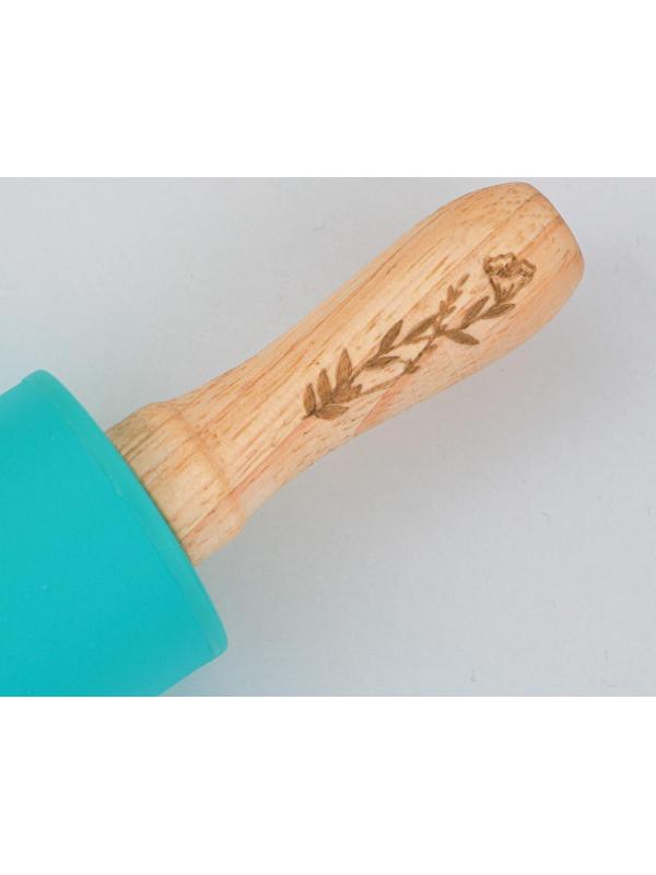 Скалка «Прованс», 31 х 4 см, силикон, дерево, цвет бирюзовый