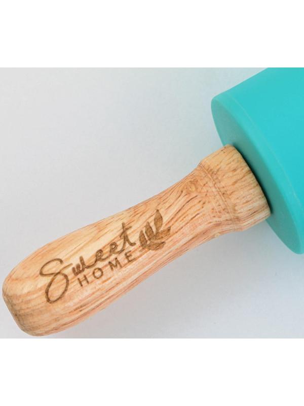 Скалка «Прованс», 31 х 4 см, силикон, дерево, цвет бирюзовый