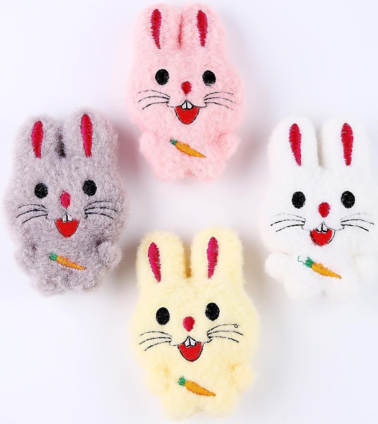 Мягкая игрушка «Зайка с морковкой» на брелоке, цвета МИКС