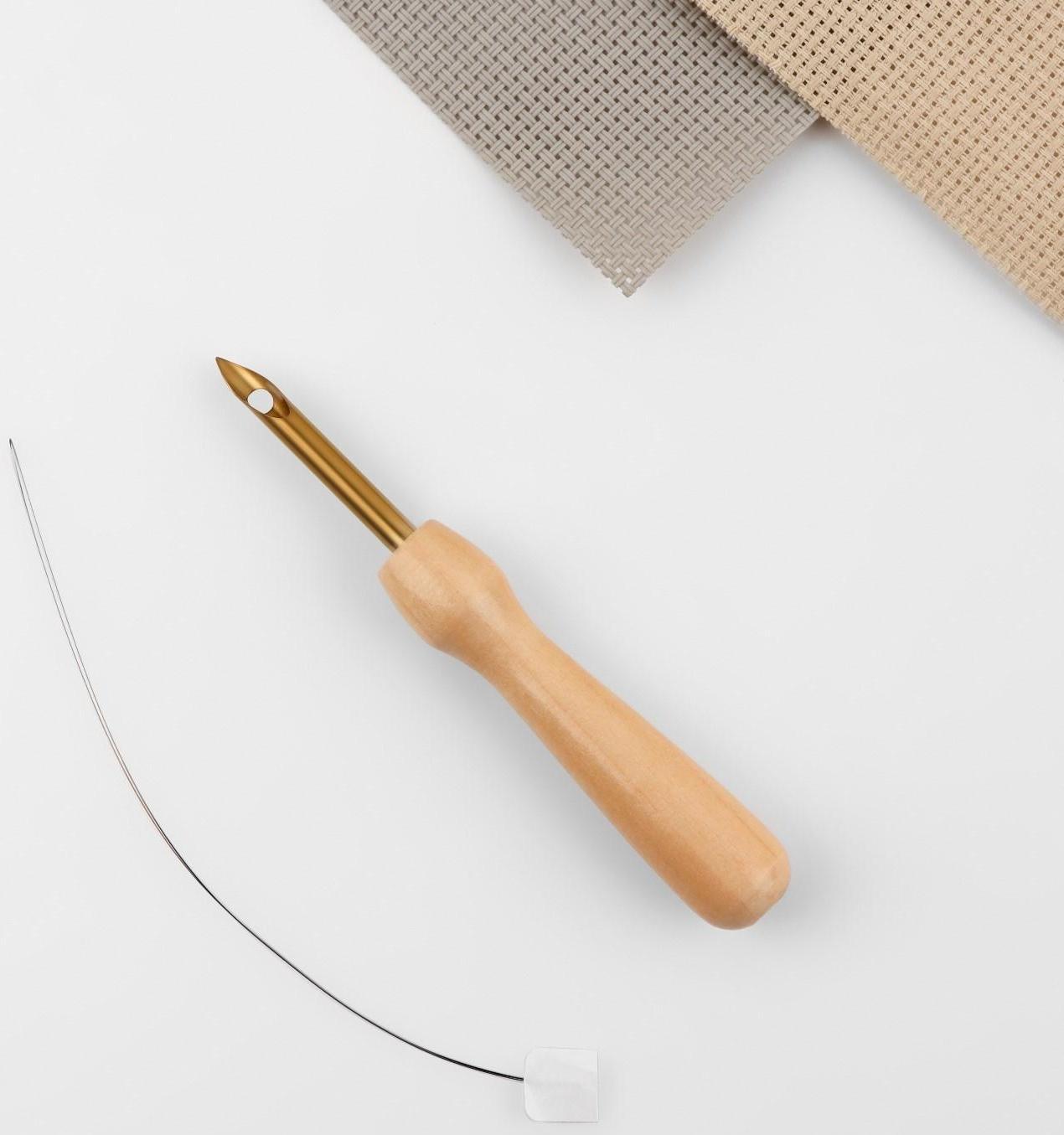 Игла для вышивания, для ковровой техники, d = 5 мм, с нитевдевателем, цвет золотой