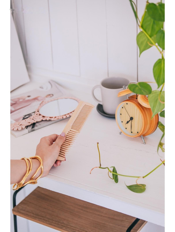 Расчёска-гребень, 19,5 × 4,5 см, комбинированная, цвет «светлое дерево»