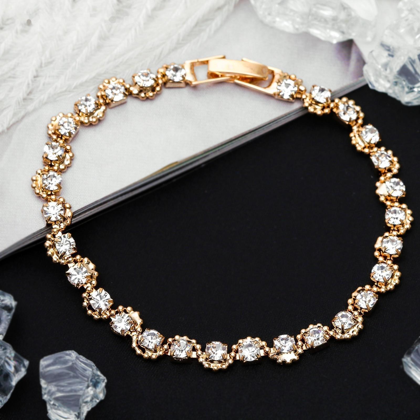 Браслет со стразами 