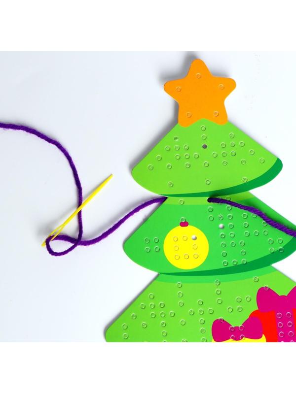 Новый год, вышивка пряжей «Ёлка» на картоне с пластиковой иглой