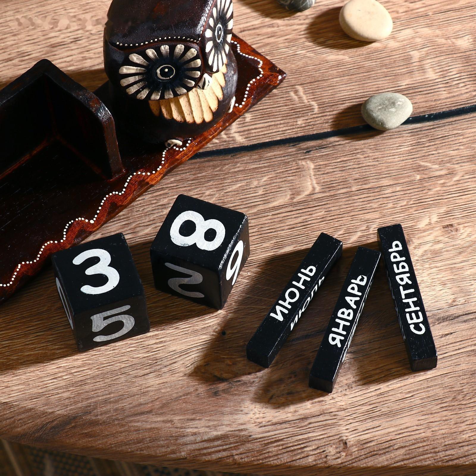 Календарь настольный дерево 