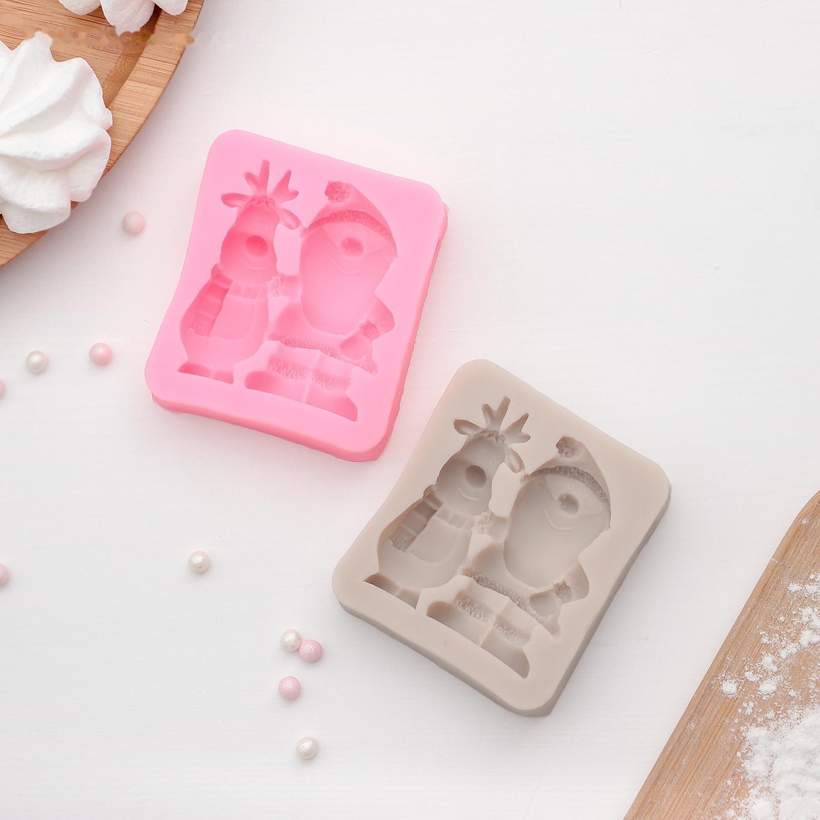 Силиконовый молд «Дед Мороз и олень», 6,5×5,7×1,8 см, цвет розовый
