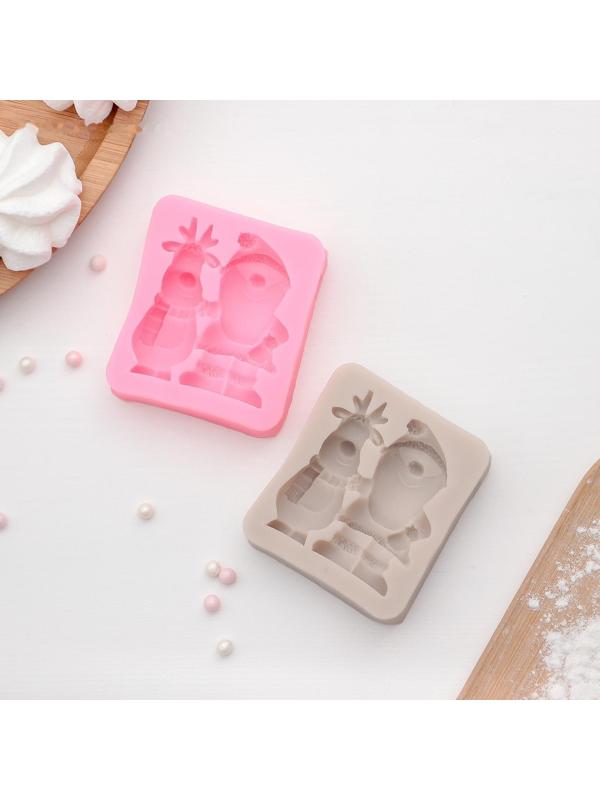 Силиконовый молд «Дед Мороз и олень», 6,5×5,7×1,8 см, цвет розовый